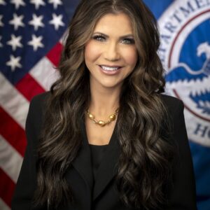 Official portrait of DHS Secretary Kristi Noem